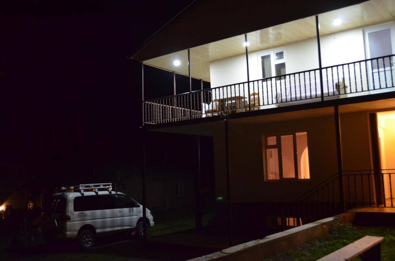 Guesthouse Qarim Mestia Exteriör bild