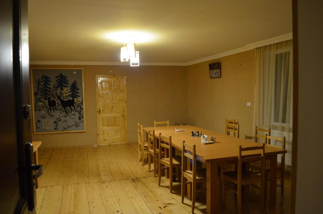 Guesthouse Qarim Mestia Exteriör bild