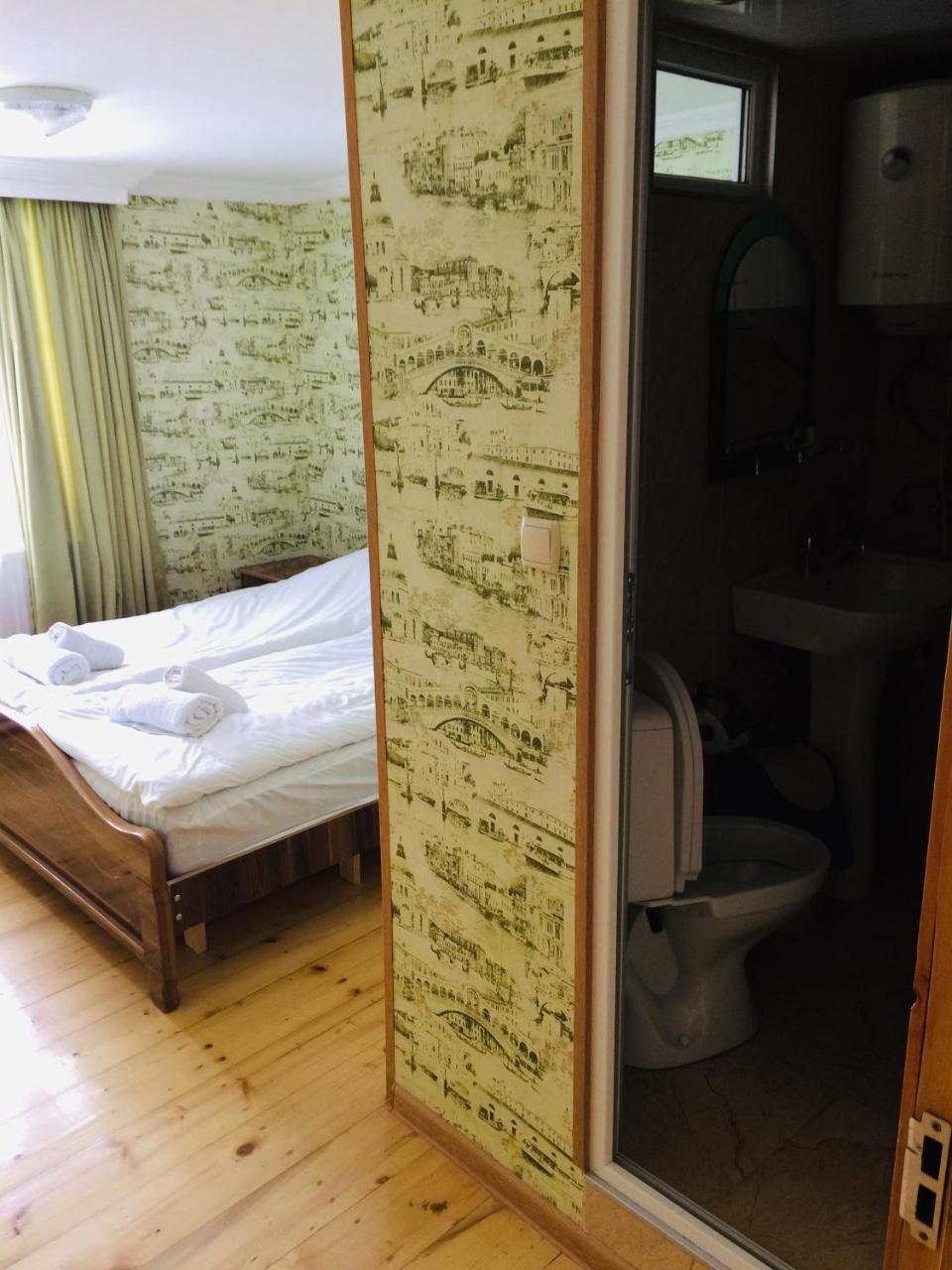 Guesthouse Qarim Mestia Exteriör bild