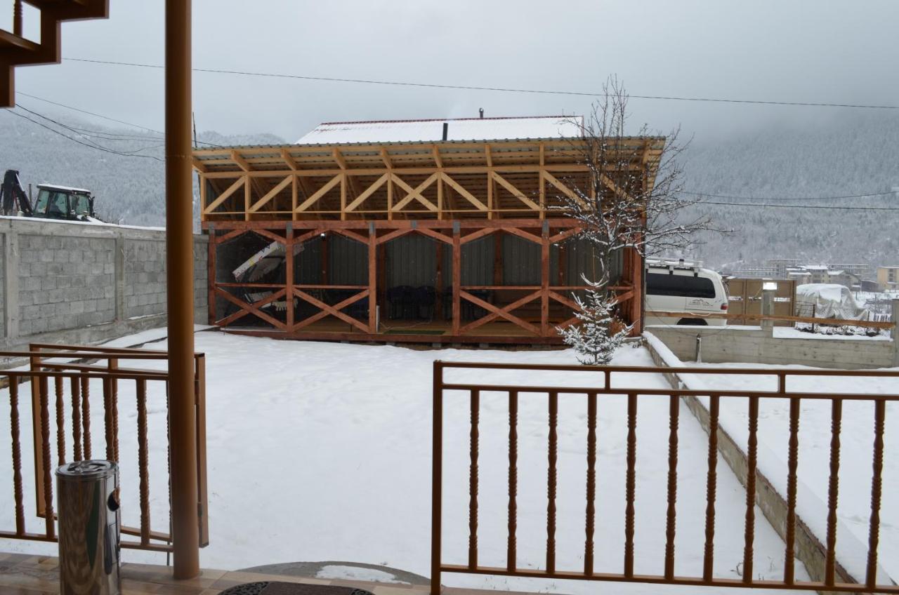 Guesthouse Qarim Mestia Exteriör bild