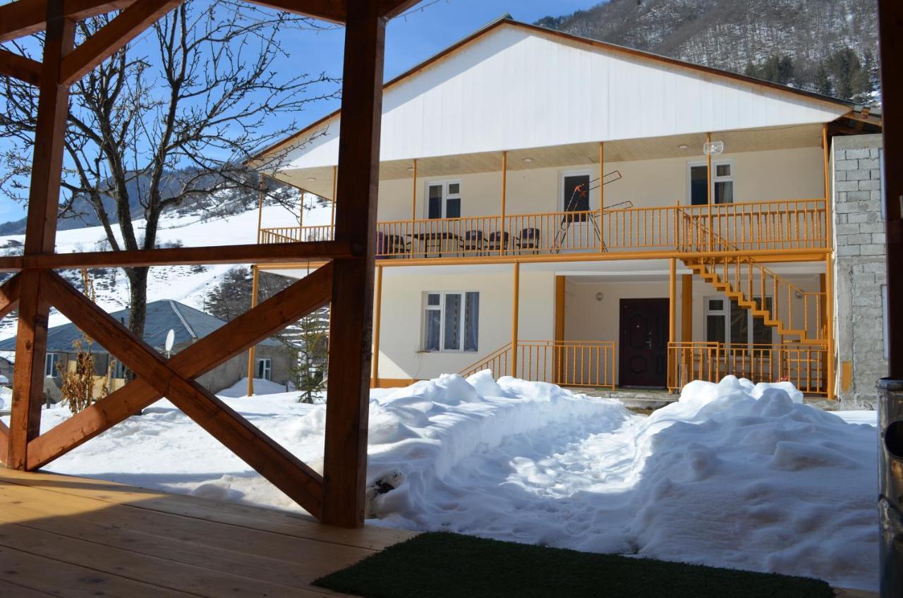 Guesthouse Qarim Mestia Exteriör bild